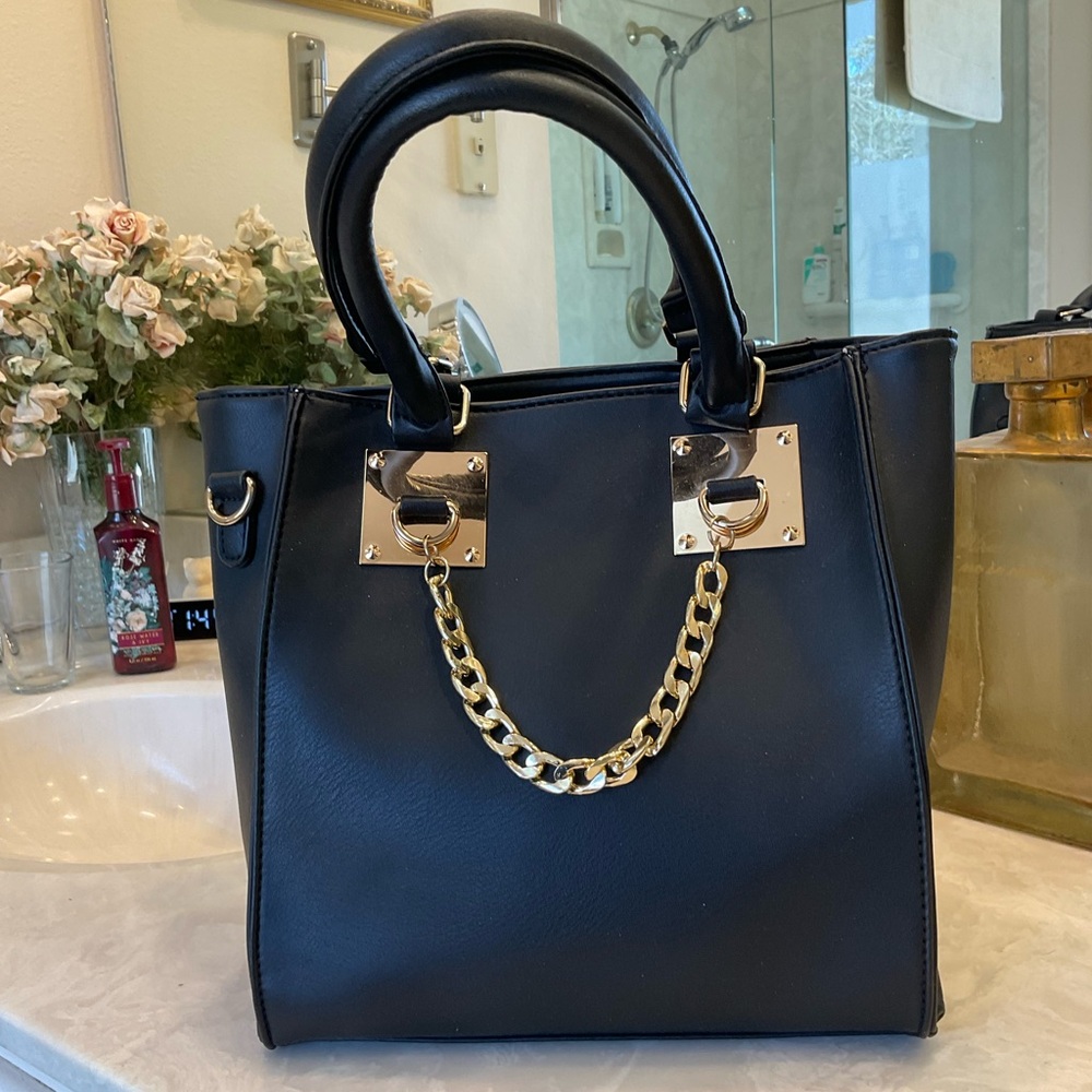 FREE with purchase of any other of my items: Purse, black, faux leather.